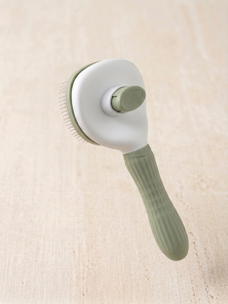 Brosse autonettoyante NOMA vue de près